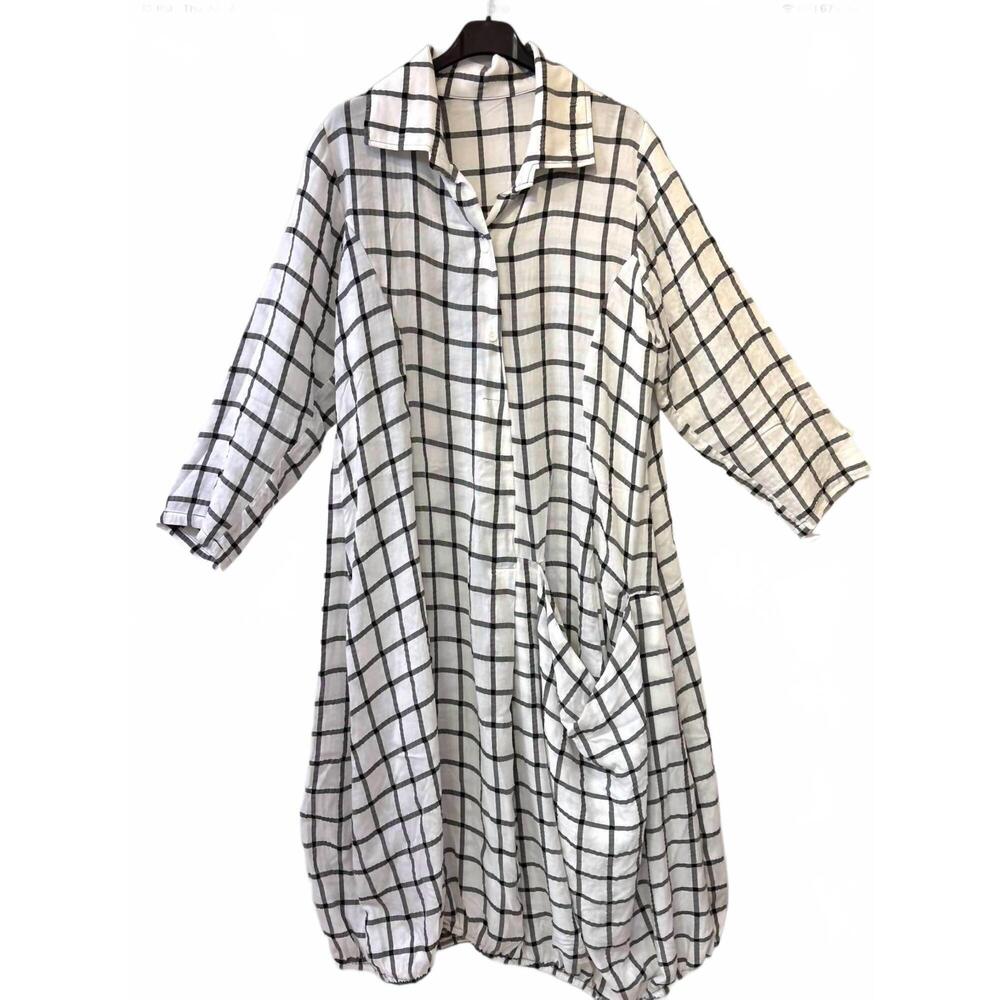 NEW HEYDARI women's folded collar dress in black and white